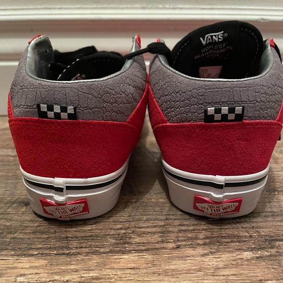 Vans Half Cab - Picture 2 of 4